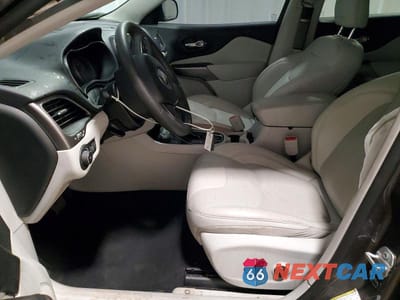 Zdjęcie 7 z 13 samochodu: 2021 JEEP CHEROKEE LATITUDE LUX VIN:1C4PJMMX7MD217182 - miniatura