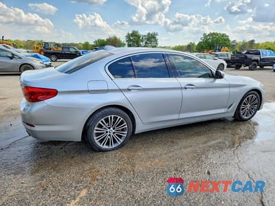 Trzecie zdjęcie samochodu z tyłu: 2019 BMW 530 I VIN:WBAJA5C56KBX86641 - miniatura