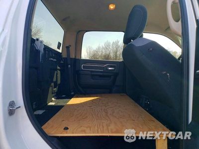 Zdjęcie 10 z 12 samochodu: 2020 RAM 3500 BIG HORN/LONE STAR VIN:3C63RRHL7LG117149 - miniatura