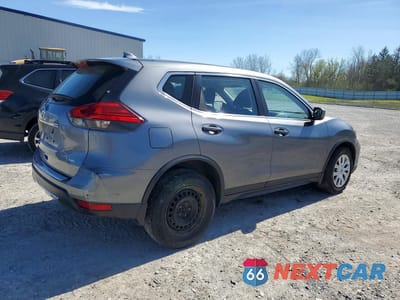 Trzecie zdjęcie samochodu z tyłu: 2017 NISSAN ROGUE S VIN:KNMAT2MV1HP527920 - miniatura
