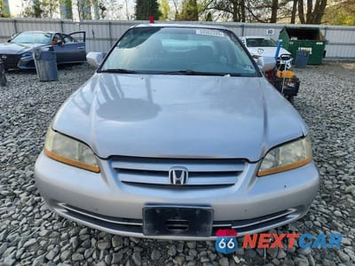 Piąte zdjęcie samochodu w środku: 2002 HONDA ACCORD EX VIN:1HGCG66822A171775 - miniatura