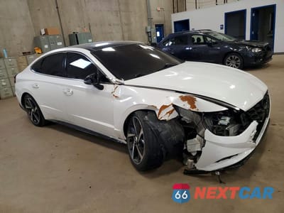 Czwarte zdjęcie samochodu z boku: 2022 HYUNDAI SONATA SEL PLUS VIN:KMHL44J20NA212449 - miniatura