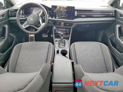 Zdjęcie 8 z 13 samochodu: 2025 VOLKSWAGEN JETTA SPORT VIN:3VWBX7BU4SM096760 - miniatura