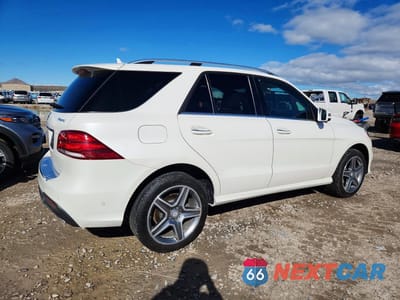 Trzecie zdjęcie samochodu z tyłu: 2016 MERCEDES-BENZ GLE 400 4MATIC VIN:4JGDA5GB3GA729807 - miniatura