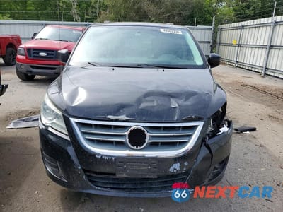 Piąte zdjęcie samochodu w środku: 2013 VOLKSWAGEN ROUTAN SE VIN:2C4RVABG6DR724909 - miniatura