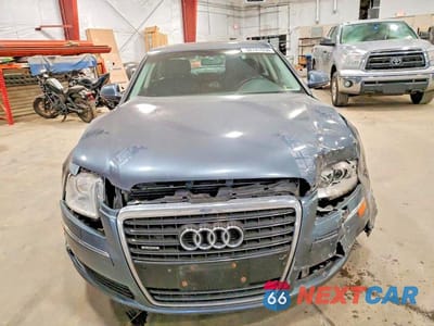 Piąte zdjęcie samochodu w środku: 2010 AUDI A8 QUATTRO VIN:WAUAVAFA9AN003671 - miniatura