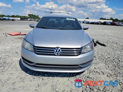 Piąte zdjęcie samochodu w środku: 2012 VOLKSWAGEN PASSAT SE VIN:1VWBP7A36CC049595 - miniatura