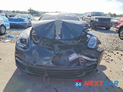 Piąte zdjęcie samochodu w środku: 2017 PORSCHE PANAMERA 4S VIN:WP0AB2A7XHL123465 - miniatura