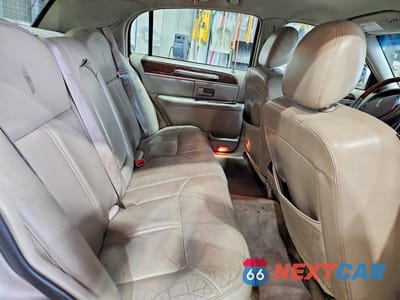 Zdjęcie 10 z 12 samochodu: 2009 LINCOLN TOWN CAR SIGNATURE LIMITED VIN:2LNHM82V99X635968 - miniatura