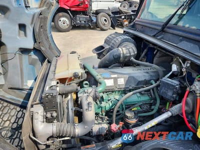 Zdjęcie 7 z 10 samochodu: 2022 VOLVO VNL SEMI TRUCK VIN:4V4NC9EH8NN303803 - miniatura
