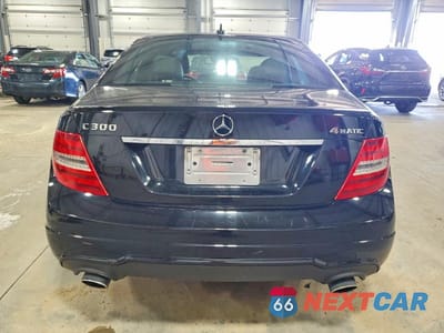 Zdjęcie 6 z 12 samochodu: 2012 MERCEDES-BENZ C 300 4MATIC VIN:WDDGF8BB5CA613665 - miniatura