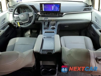 Zdjęcie 8 z 14 samochodu: 2025 TOYOTA SIENNA XLE 8-PASSENGER VIN:5TDYRKEC1SS257109 - miniatura