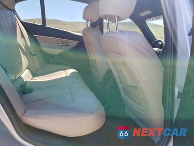 Zdjęcie 10 z 12 samochodu: 2017 BMW 330 XI VIN:WBA8D9C33HA004614 - miniatura