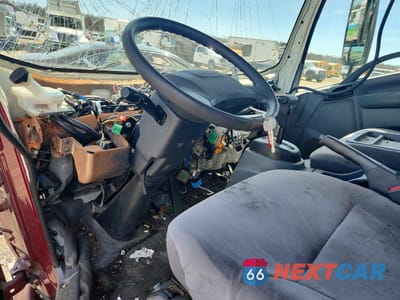 Zdjęcie 8 z 14 samochodu: 2020 ISUZU NPR XD VIN:JALC4W168L7K01033 - miniatura