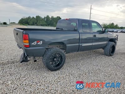 Trzecie zdjęcie samochodu z tyłu: 2004 GMC NEW SIERRA K1500 VIN:2GTEK19VX41185480 - miniatura