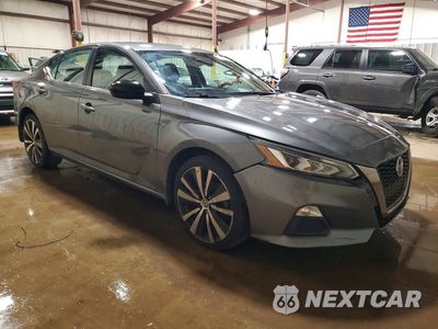 Czwarte zdjęcie samochodu z boku: 2019 NISSAN ALTIMA SR VIN:1N4BL4CW8KC217228 - miniatura