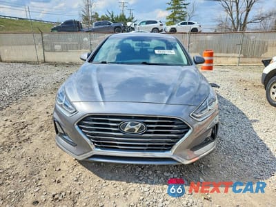 Piąte zdjęcie samochodu w środku: 2019 HYUNDAI SONATA SE VIN:5NPE24AFXKH755284 - miniatura
