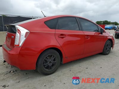 Trzecie zdjęcie samochodu z tyłu: 2015 TOYOTA PRIUS TWO VIN:JTDKN3DU1F1915533 - miniatura