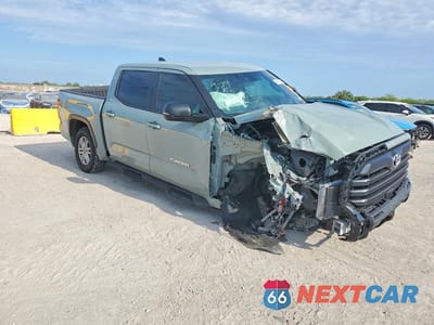 Czwarte zdjęcie samochodu z boku: 2025 TOYOTA TUNDRA SR5 VIN:5TFLA5DB6SX291312 - miniatura