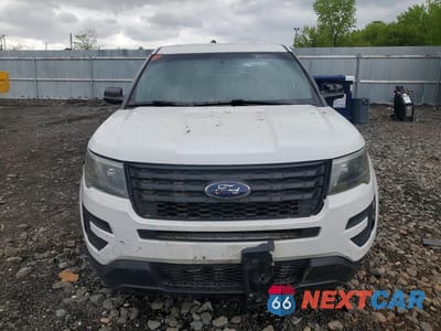 Piąte zdjęcie samochodu w środku: 2016 FORD EXPLORER POLICE INTERCEPTOR VIN:1FM5K8AR8GGA78101 - miniatura