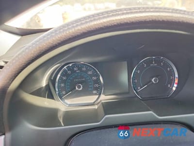 Zdjęcie 9 z 12 samochodu: 2013 JAGUAR XF VIN:SAJWA0ES4DPU03821 - miniatura