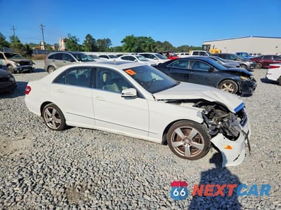 Czwarte zdjęcie samochodu z boku: 2010 MERCEDES-BENZ E 350 VIN:WDDHF5GB1AA053605 - miniatura