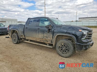 Czwarte zdjęcie samochodu z boku: 2024 CHEVROLET SILVERADO K2500 HIGH COUNTRY VIN:2GC4YRE74R1218982 - miniatura