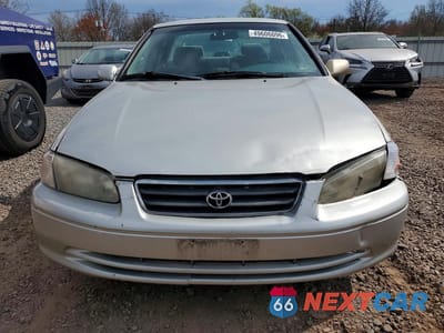 Piąte zdjęcie samochodu w środku: 2000 TOYOTA CAMRY CE VIN:4T1BG22K4YU006656 - miniatura