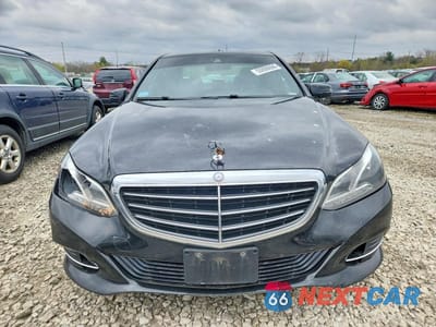 Piąte zdjęcie samochodu w środku: 2016 MERCEDES-BENZ E 350 4MATIC VIN:WDDHF8JB9GB252155 - miniatura