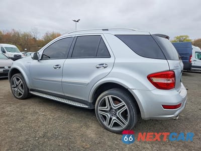 Drugie zdjęcie samochodu z przodu: 2010 MERCEDES-BENZ ML 550 4MATIC VIN:4JGBB7CB7AA587779 - miniatura