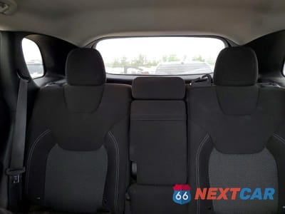 Zdjęcie 10 z 13 samochodu: 2019 JEEP CHEROKEE LATITUDE VIN:1C4PJLCX0KD339620 - miniatura