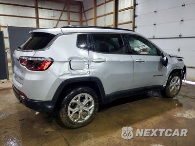 Trzecie zdjęcie samochodu z tyłu: 2024 JEEP COMPASS LATITUDE VIN:3C4NJDBN3RT117803 - miniatura