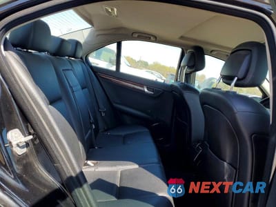 Zdjęcie 10 z 12 samochodu: 2010 MERCEDES-BENZ C 300 4MATIC VIN:WDDGF8BB3AF470408 - miniatura
