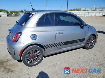 Trzecie zdjęcie samochodu z tyłu: 2018 FIAT 500 POP VIN:3C3CFFKH8JT377640 - miniatura