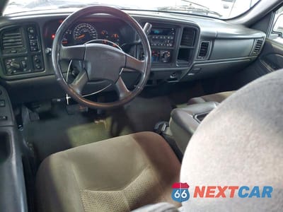 Zdjęcie 8 z 12 samochodu: 2005 CHEVROLET SILVERADO K1500 VIN:1GCEK19B55E287484 - miniatura