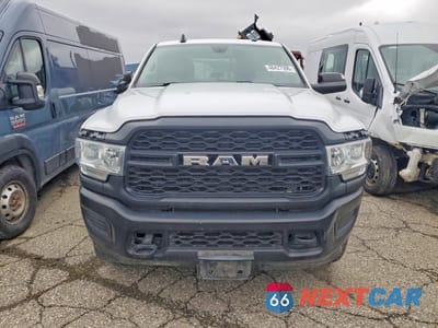 Piąte zdjęcie samochodu w środku: 2020 RAM 2500 TRADESMAN VIN:3C6UR5HL6LG240308 - miniatura