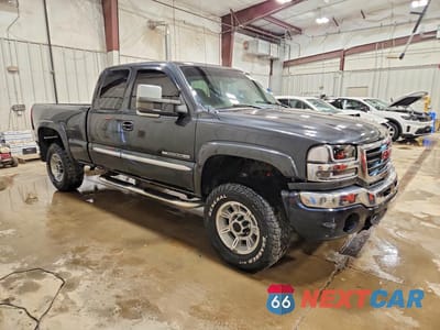 Czwarte zdjęcie samochodu z boku: 2003 GMC SIERRA K2500 HEAVY DUTY VIN:1GTHK29133E194714 - miniatura