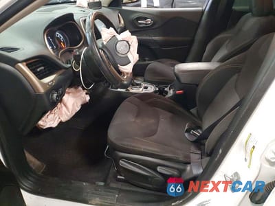 Zdjęcie 7 z 14 samochodu: 2016 JEEP CHEROKEE LATITUDE VIN:1C4PJMCS0GW261927 - miniatura