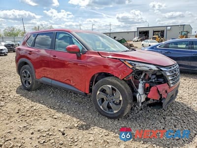 Czwarte zdjęcie samochodu z boku: 2025 NISSAN ROGUE SV VIN:5N1BT3BB8SC772971 - miniatura