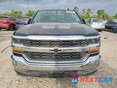 Piąte zdjęcie samochodu w środku: 2018 CHEVROLET SILVERADO VIN:2GCRCREC7J1109843 - miniatura
