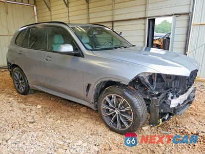 Czwarte zdjęcie samochodu z boku: 2024 BMW X5 XDRIVE40I VIN:5UX23EU09R9S91225 - miniatura