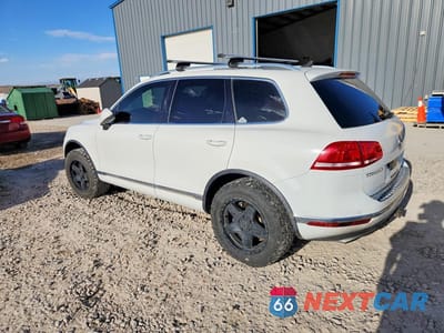 Drugie zdjęcie samochodu z przodu: 2015 VOLKSWAGEN TOUAREG V6 TDI VIN:WVGEP9BP0FD002764 - miniatura