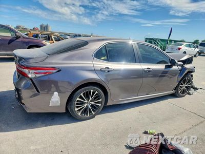 Trzecie zdjęcie samochodu z tyłu: 2018 TOYOTA CAMRY SE VIN:4T1B11HK2JU149145 - miniatura