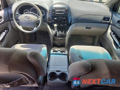 Zdjęcie 8 z 13 samochodu: 2005 TOYOTA SIENNA LE 7 PASSENGER VIN:5TDZA23C35S288008 - miniatura