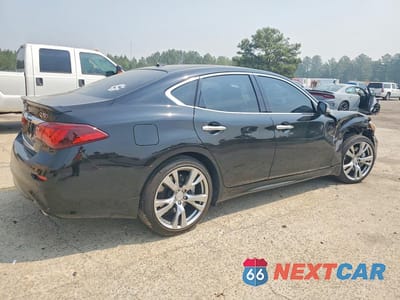 Trzecie zdjęcie samochodu z tyłu: 2019 INFINITI Q70 3.7 LUXE VIN:JN1BY1AP9KM505021 - miniatura