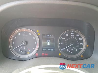Zdjęcie 9 z 13 samochodu: 2016 HYUNDAI TUCSON SE VIN:KM8J33A48GU104703 - miniatura