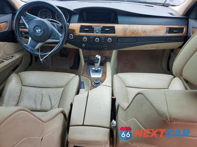 Zdjęcie 8 z 12 samochodu: 2009 BMW 528 I VIN:WBANU53579C120028 - miniatura