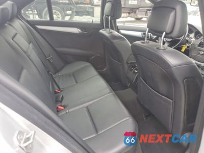 Zdjęcie 10 z 12 samochodu: 2009 MERCEDES-BENZ C 300 VIN:WDDGF54X19F208793 - miniatura