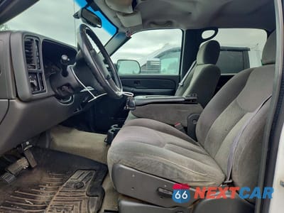 Zdjęcie 7 z 12 samochodu: 2005 CHEVROLET SILVERADO K2500 HEAVY DUTY VIN:1GCHK23U15F805470 - miniatura