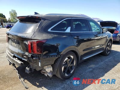 Trzecie zdjęcie samochodu z tyłu: 2025 KIA SORENTO EX VIN:KNDRH4JG9S5342202 - miniatura